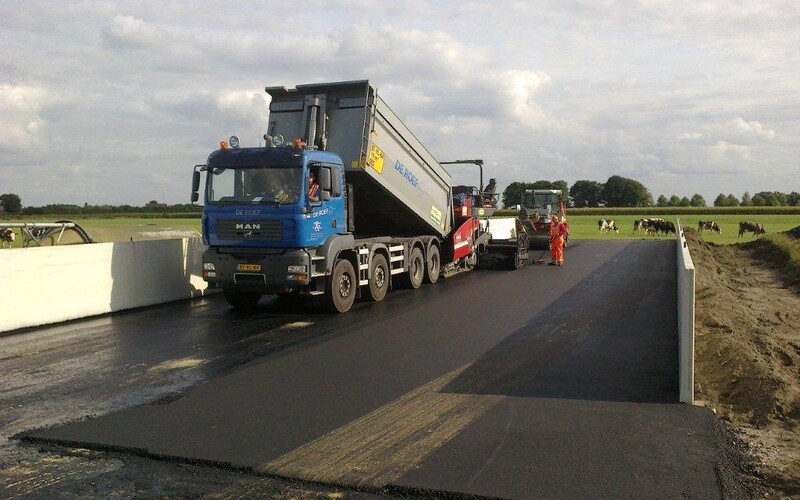 Sambeek asfaltverharding sleufsilo