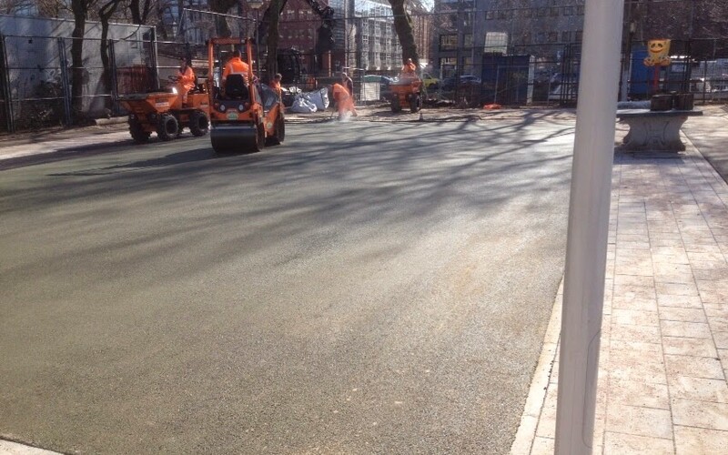 Groen asfalt voor speeltuin UJ Klaren te Amsterdam