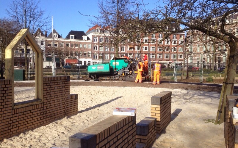 Groen asfalt voor speeltuin UJ Klaren te Amsterdam