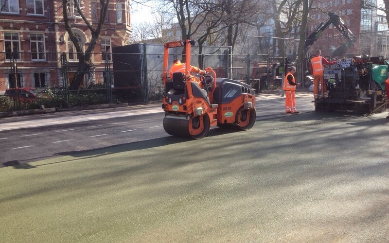 Groen asfalt voor speeltuin UJ Klaren te Amsterdam