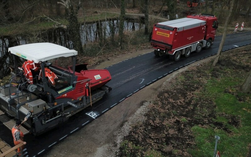 Aanleg asfaltverharding Landal Greenparks de Reeuwijkse plassen 