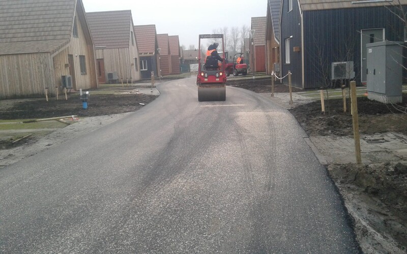 Aanleg asfaltverharding Landal Greenparks de Reeuwijkse plassen 